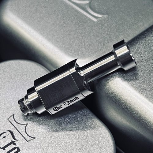 TCM Metal Sculpture MTL - Monarchy